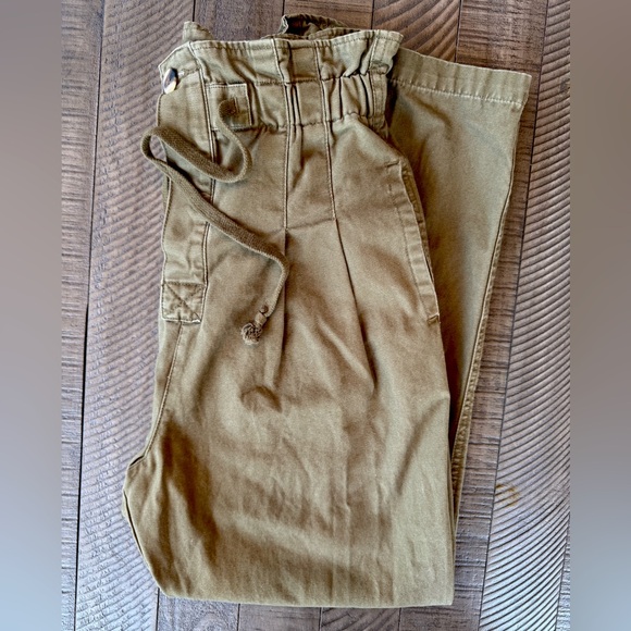 Zenana Outfitters Paper-Bag Waist Pants in Dusty Olive Women’s Size Small - Picture 3 of 8